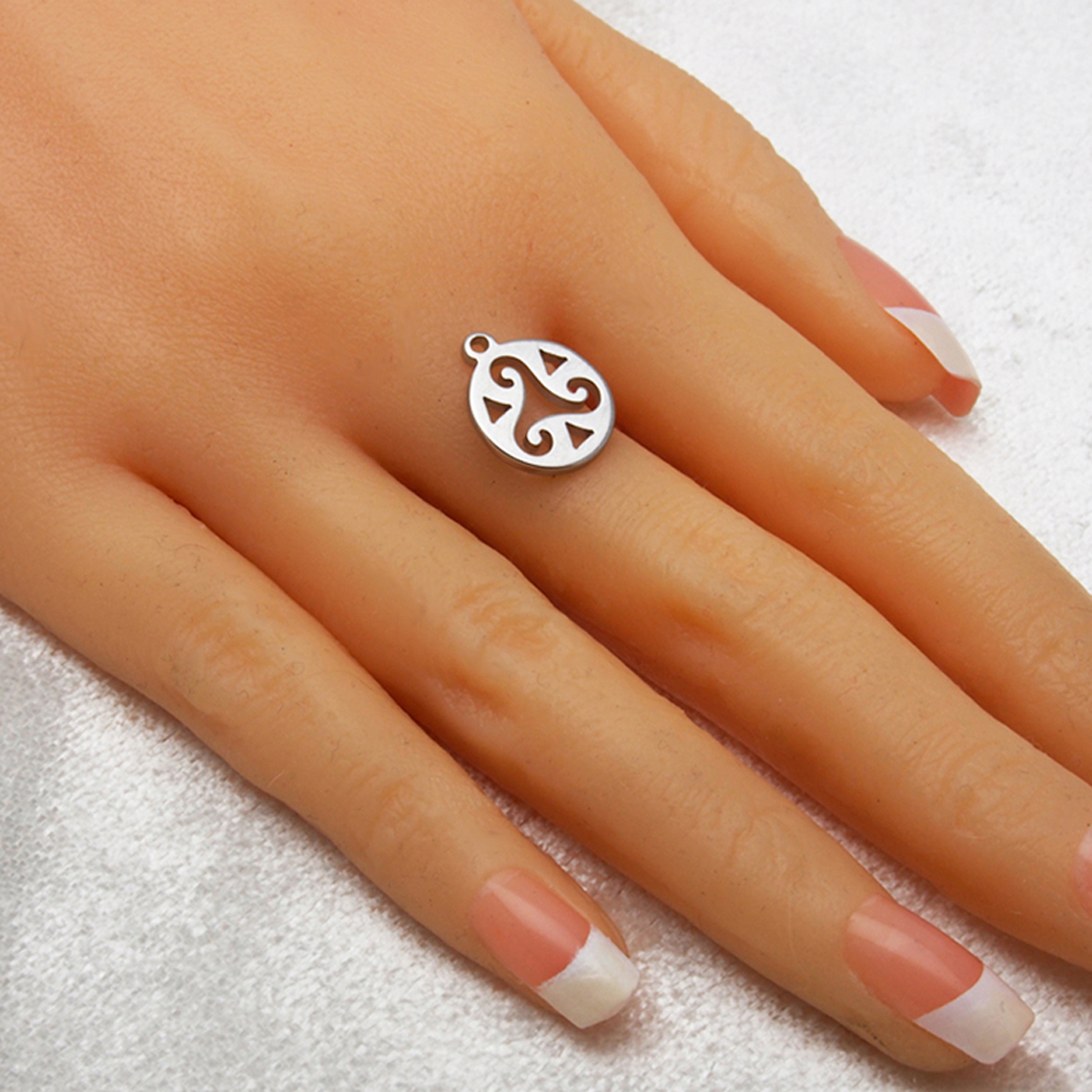 2938BK Daire Triskelion çelik uçlu kordon bileklik