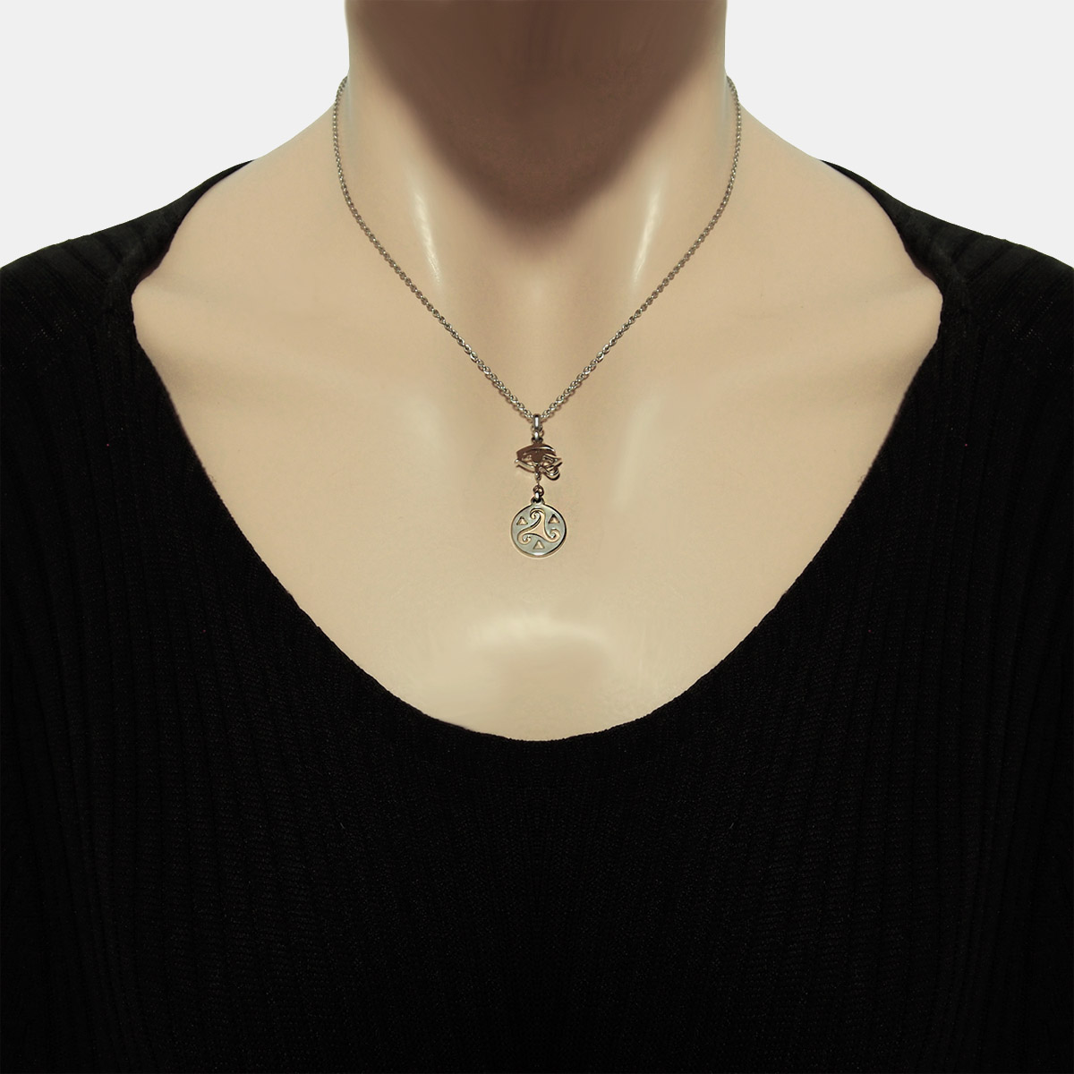 2938D İkili Ra'nın Gözü ve Triskelion çelik kolye