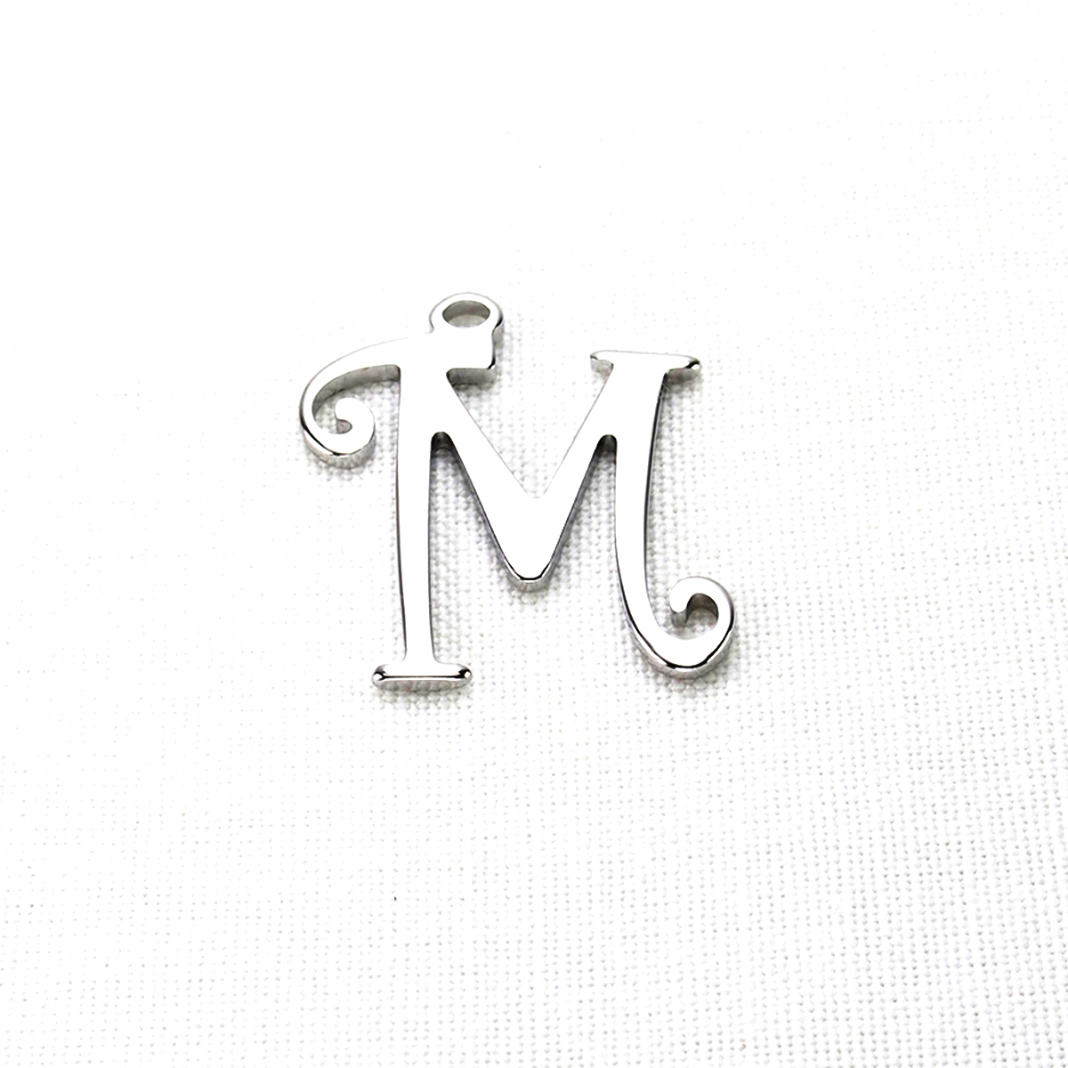 3213k M harfi (Yükseklik 3.5cm) çelik harf kolye