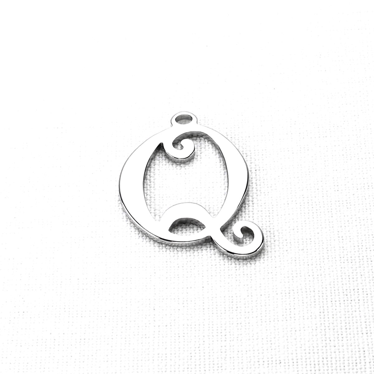 3218K Q harfi (Yükseklik 3.5cm) çelik harf kolye