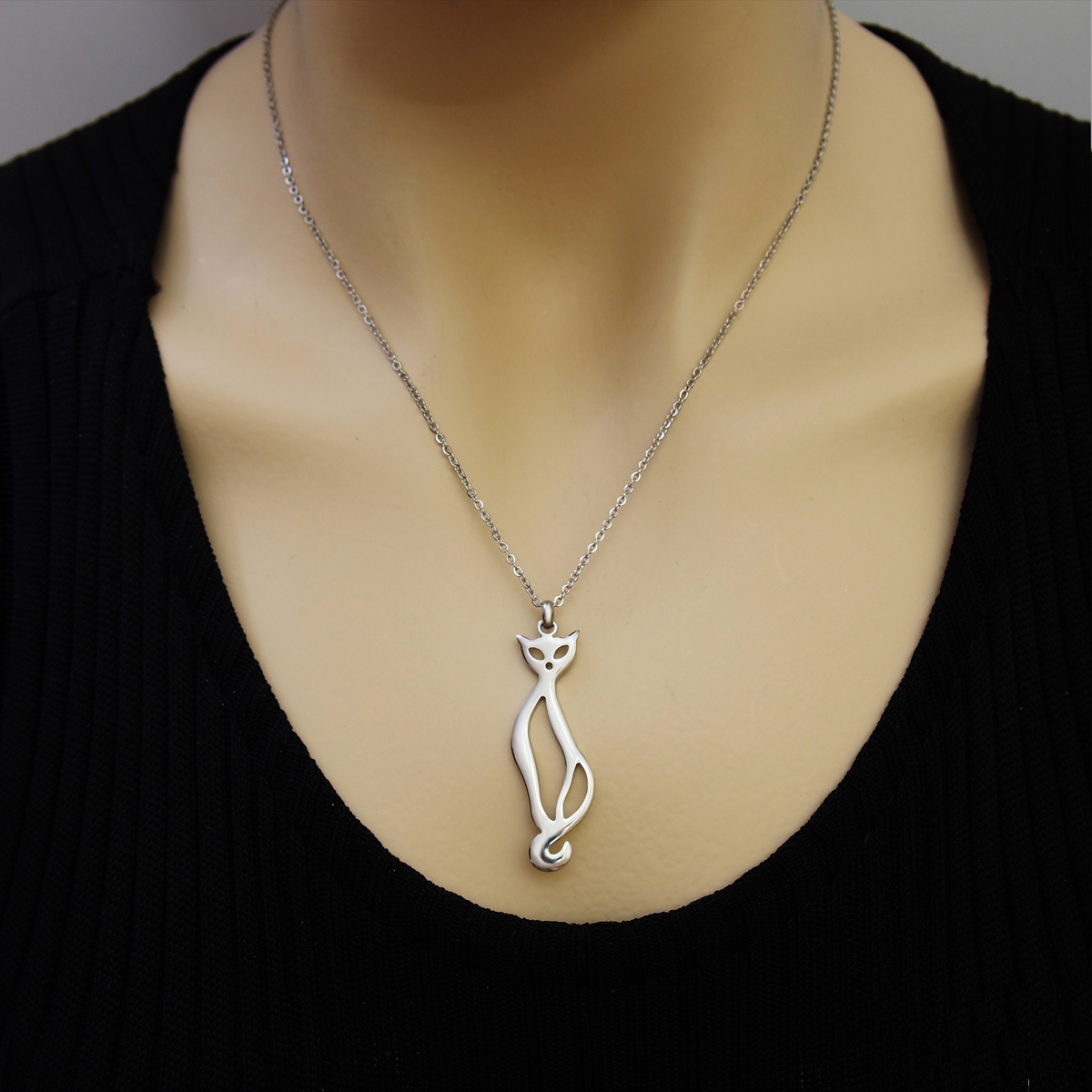 584Z Kedi çelik kolye  39 x 13mm