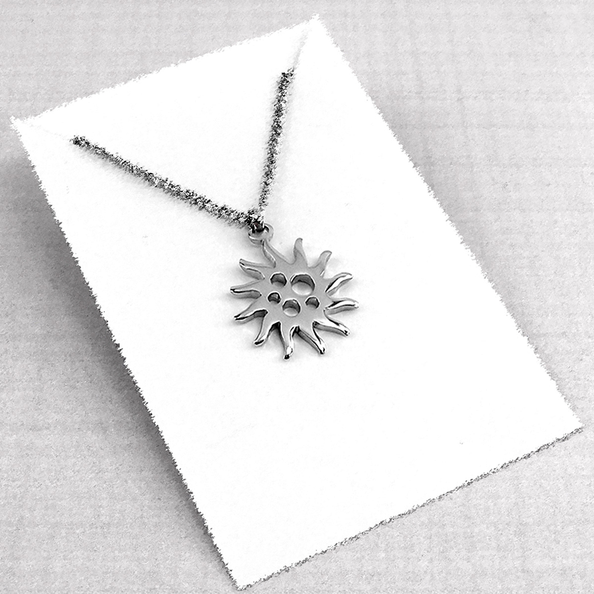 852Z Güneş küçük çelik kolye  19 x 19 mm