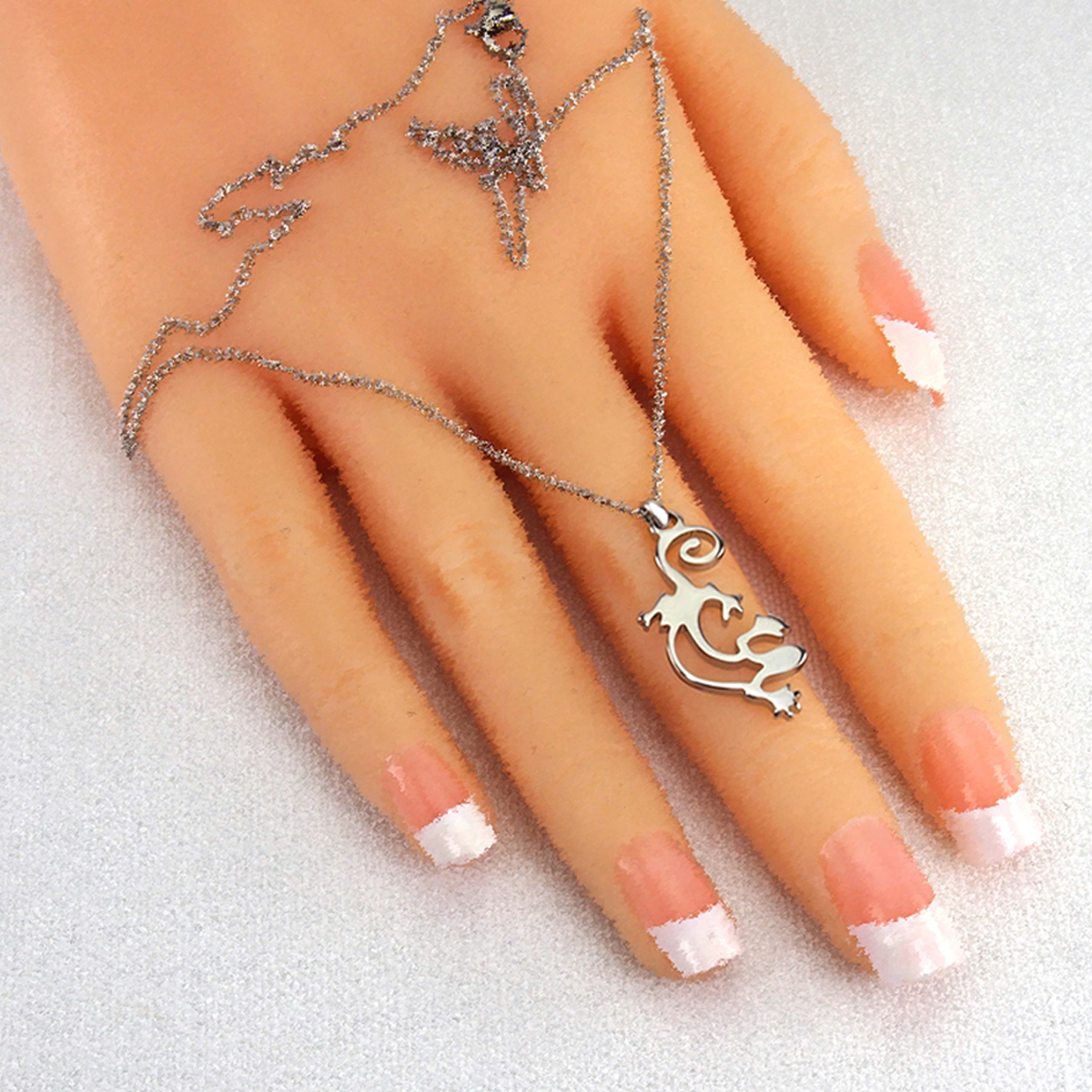 950Z Semender küçük çelik kolye  23 x 13 mm